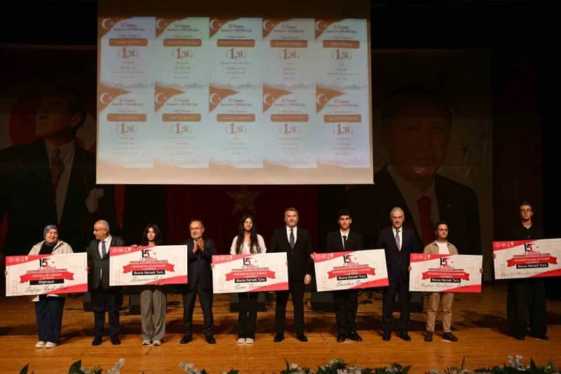 Milli Eğitim Bakanlığı himayelerinde, Bursa İl Milli Eğitim Müdürlüğü ve 15 Temmuz Derneği işbirliğiyle düzenlenen ’15 T