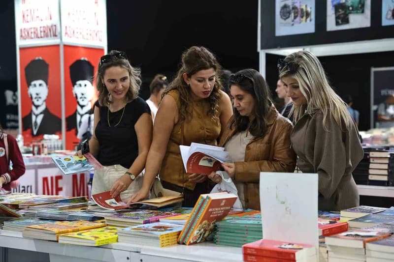 16. Antalya Kitap Fuarı açılış töreni ve yazarların kitap imza etkinlikleri
