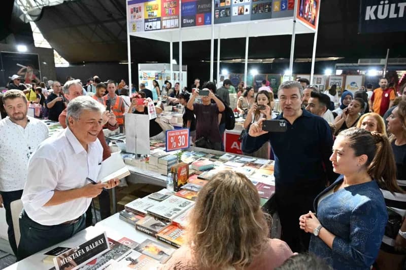 Antalya Büyükşehir Belediyesi tarafından bu yıl 16'ncısı düzenlenen Antalya Kitap Fuarı, 2 Ekim Cuma saat 15.00'te gerçe