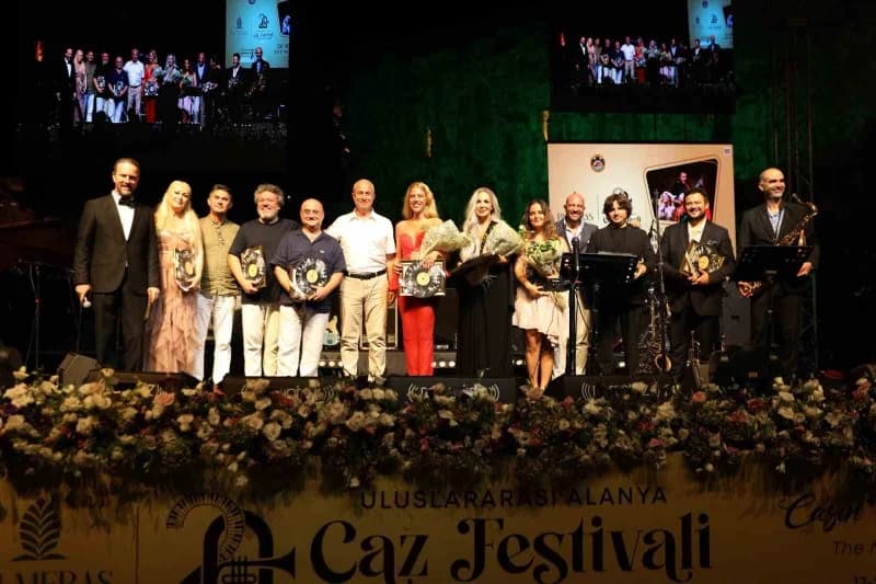 Alanya Belediyesi tarafından ALTAV iş birliğiyle düzenlenen palmeras hotels 20. Uluslararası Alanya Caz Festivali, dört