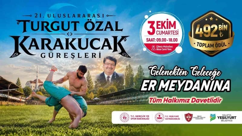 Malatya'da 21. Uluslararası Turgut Özal Karakucak Güreşleri etkinliğinde er meydanında güreşen pehlivanlar