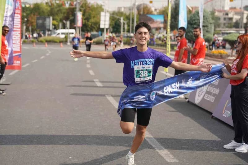 Baby Run ve Çocuk Koşusu, renkli görüntülere sahne oldu.