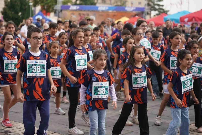 Baby Run ve Çocuk Koşusu, renkli görüntülere sahne oldu.