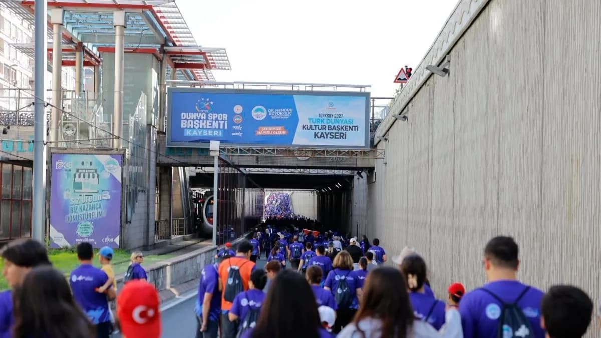 Kayseri Büyükşehir Belediyesi tarafından 'bir Maratondan Daha Fazlası' sloganı ve 10 Bin sporseverin katılımıyla bu yıl