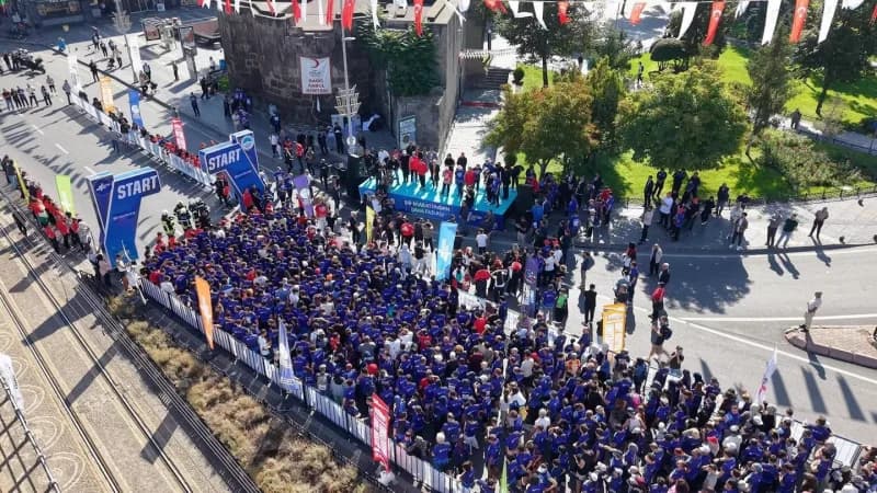 Kayseri Büyükşehir Belediyesi tarafından 'bir Maratondan Daha Fazlası' sloganı ve 10 Bin sporseverin katılımıyla bu yıl