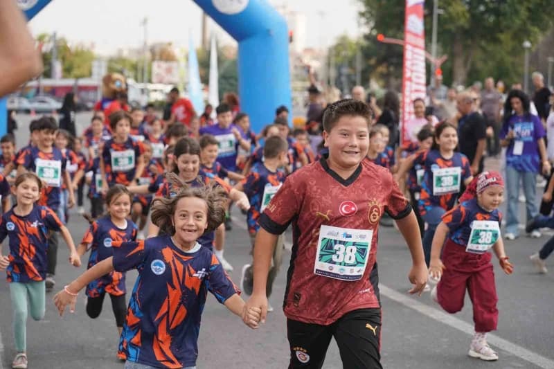 Baby Run ve Çocuk Koşusu, renkli görüntülere sahne oldu.