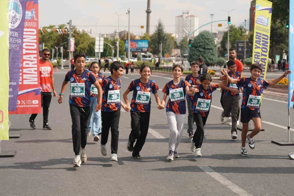 Baby Run ve Çocuk Koşusu, renkli görüntülere sahne oldu.