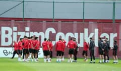 A Milli Takım oyuncuları TFF Hasan Doğan Milli Takımlar Kamp ve Eğitim Tesisleri'nde antrenman yapıyor