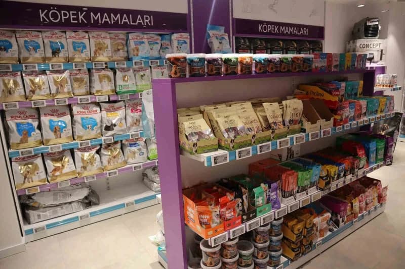 A101, evcil hayvan sahiplerinin düzenli alışveriş ihtiyaçlarına yönelik yeni markası A101 Pati’yi hayata geçirdi.