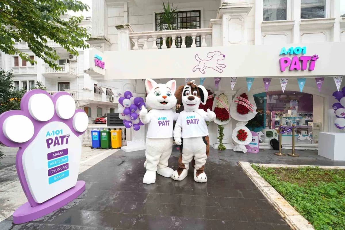 Kişiselleştirilmiş ürün önerileri ve bölgeye göre farklı teslimat seçenekleriyle pet alışverişini kolaylaştıran markanın