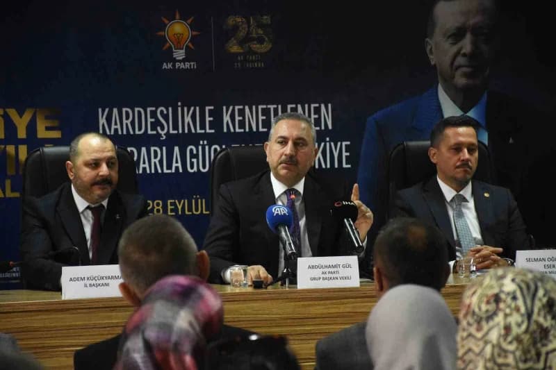 AK Parti Grup başkanvekili Abdulhamit Gül, partisinin İl Başkanlığı'nı ziyaretinde konuştu