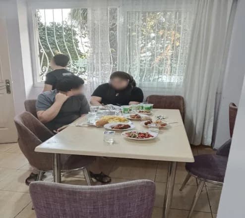 Adana'da sağlıksız koşullarda yaşayan anne ve üç çocuğun yaşadığı evin temizlenip tadilat sonrası görünümü