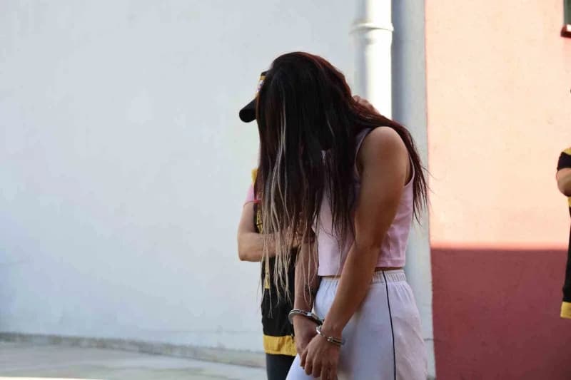 Adana merkezli Mersin ve Tekirdağ’da düzenlenen eş zamanlı operasyonda, fuhuş yaptırdığı öne sürülen 7’si kadın 18 şüphe