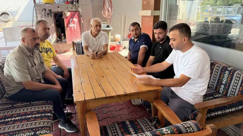 Adana'da bir kişi Galericiler sitesinde güven sağladığı yaklaşık 25 esnaftan vadeli çeklerle otomobil satın alıp ortadan