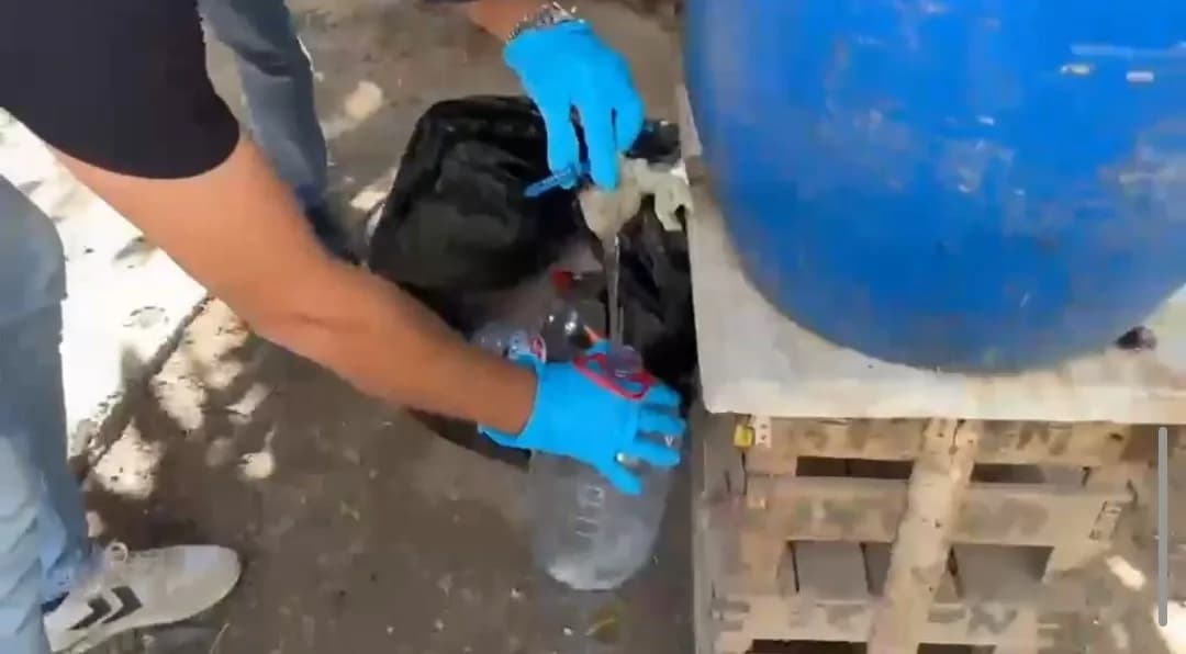 Adana’da Jandarma ekiplerinin düzenlediği operasyonda 1 ton 670 litre kaçak alkol ile ruhsatsız tabanca ele geçirildi.