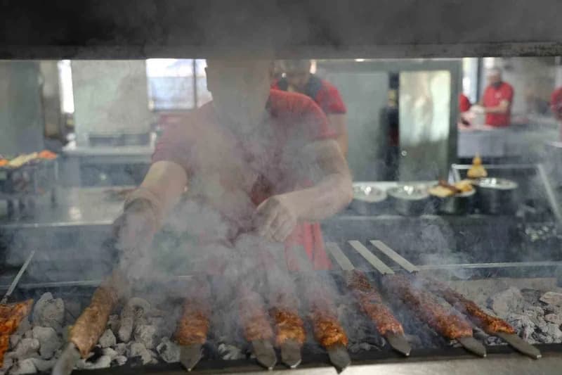 Adana'da Bu yıl 9-11 Ekim'de 10’uncusu düzenlenecek Uluslararası Adana Lezzet Festivali'ne katılacak kebapçılar, coğrafi
