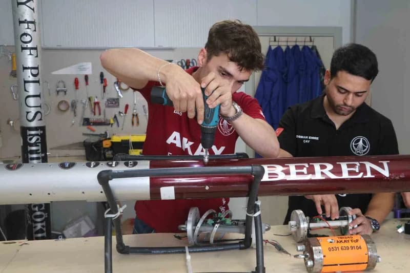 ADANA Alparslan Türkeş Bilim ve Teknoloji Üniversitesi (ATÜ) öğrencilerinden oluşan Akay FoF Roket Takımı, TEKNOFEST kap