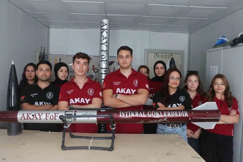 ADANA Alparslan Türkeş Bilim ve Teknoloji Üniversitesi (ATÜ) öğrencilerinden oluşan Akay FoF Roket Takımı, TEKNOFEST kap