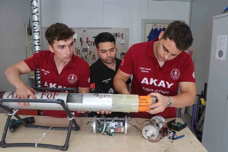 ADANA Alparslan Türkeş Bilim ve Teknoloji Üniversitesi (ATÜ) öğrencilerinden oluşan Akay FoF Roket Takımı, TEKNOFEST kap