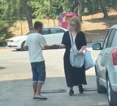 Adana Mahfesığmaz Mahallesi sokaklarında uçucu madde kullanan şahıs ve çevresi