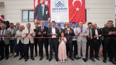 Adıyaman Cumhuriyet Mahallesi'nde açılan Kemal-Sultan Aslan Taziye Evi'nin dış görünümü