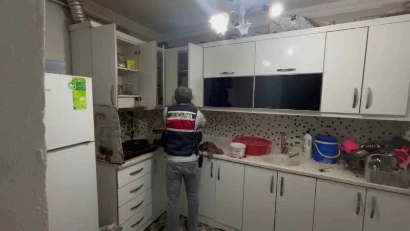 Adıyaman’da DEAŞ terör örgütüne yönelik düzenlenen operasyonda yabancı uyruklu 5 şüpheli gözaltına alındı.