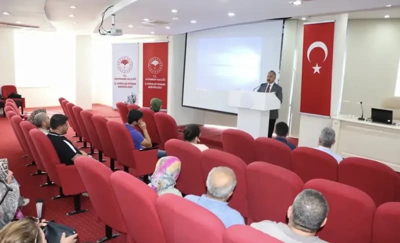 Adıyaman’da öğrencilerin sağlıklı ve güvenilir gıdaya erişimini sağlamak amacıyla okul kantinlerinde görev yapan çalışan
