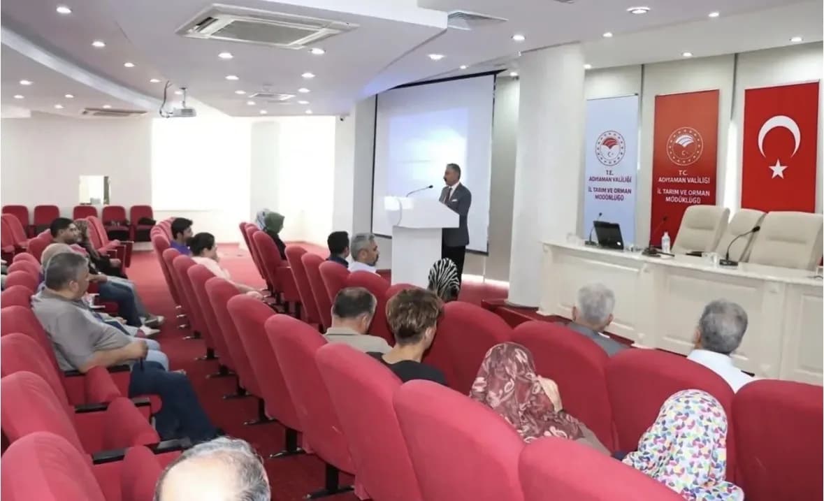 Adıyaman’da öğrencilerin sağlıklı ve güvenilir gıdaya erişimini sağlamak amacıyla okul kantinlerinde görev yapan çalışan