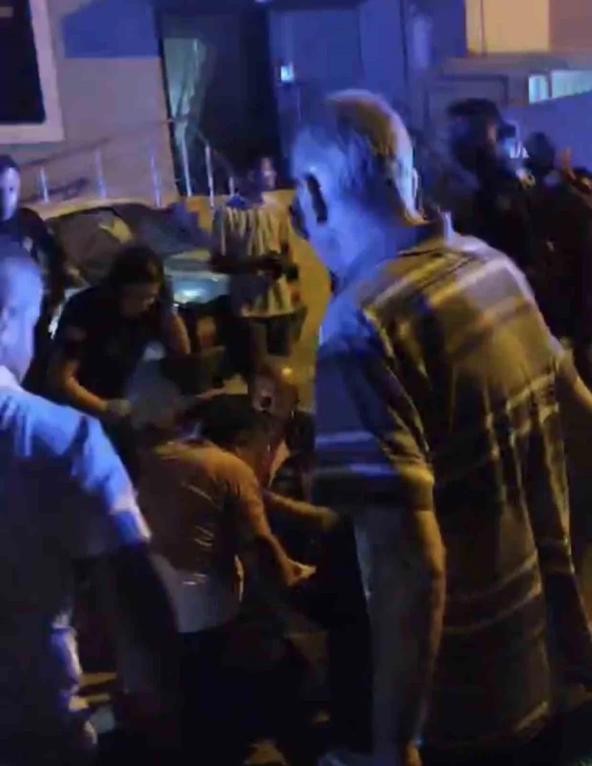 Adıyaman’da iki grup arasında çıkan kavgada 2 kişi yaralandı.
