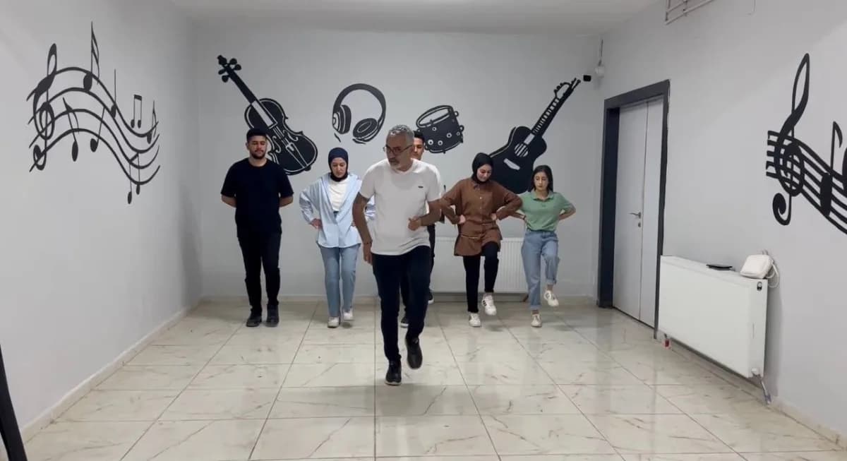 Adıyaman Belediyesi Konservatuvarı Eğitim ve Sanat Merkezi’nin 2026-2027 Eğitim öğretim dönemi kurs kayıtları başladı.