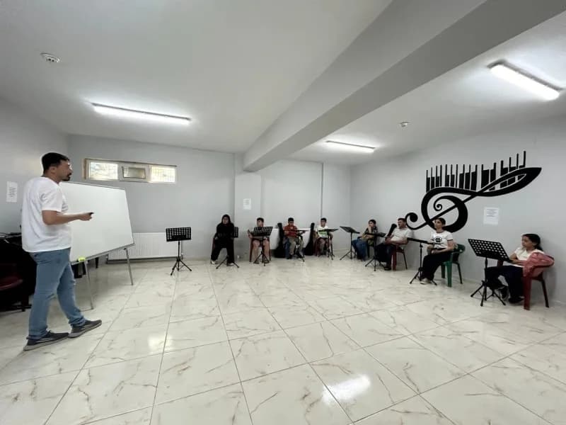 Adıyaman Belediyesi Konservatuvarı Eğitim ve Sanat Merkezi binası ve kurs kayıt alanı
