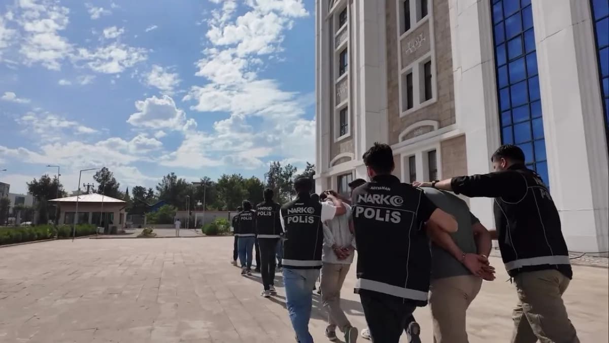 Operasyonda 8 şüpheli gözaltına alındı.