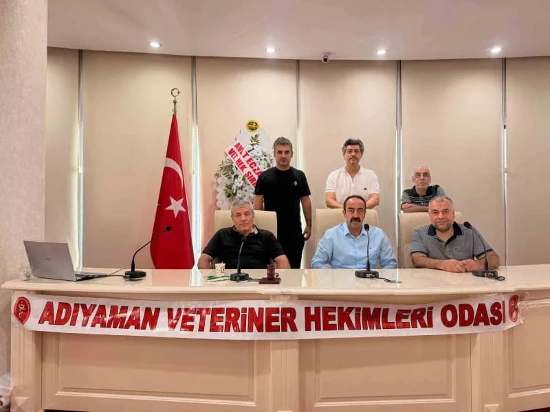 Adıyaman Veteriner Hekimleri Odası 10. Genel Kurulu’nda mevcut Başkan Orhan Öztürk, kamuda ve özel sektörde çalışan heki