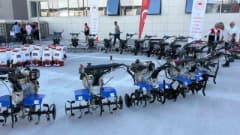 Adıyaman’da çiftçilere dağıtılan çapa makinesi, budama makası ve sırt pompaları