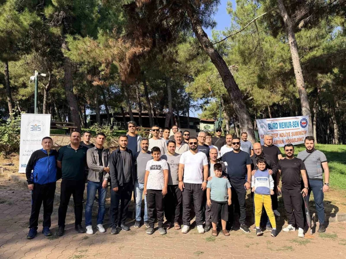 Gaziantep'te adliye personeli ve aileleri doğada kamp yaparak stres atıyor