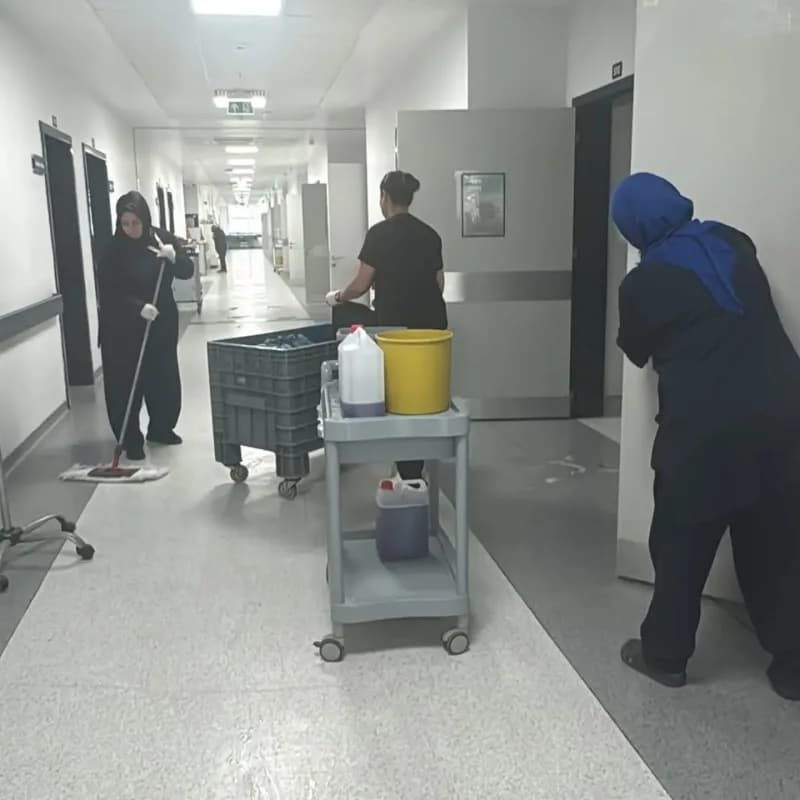 Aydın Adnan Menderes Üniversitesi Hastanesi’nde hijyen ve temizlik çalışmalarını yürüten ekip