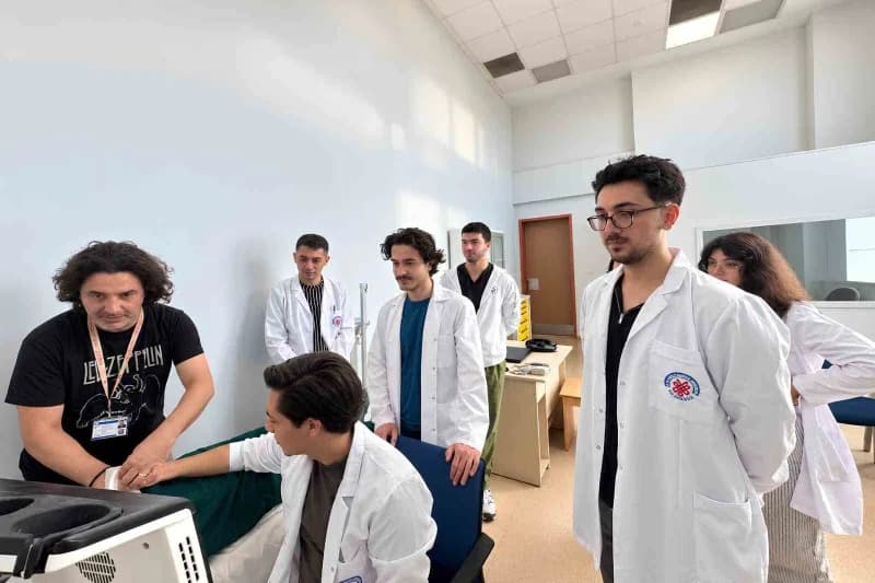 Aydın Adnan Menderes Üniversitesi (ADÜ) Tıp Fakültesi öğrencilerine yönelik eğitimler kapsamında, Erişkin Simülasyon Lab