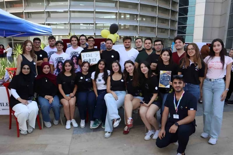 Aydın Adnan Menderes Üniversitesi Tıp Fakültesinde öğrenci gruplarının sosyal ve akademik faaliyetleri