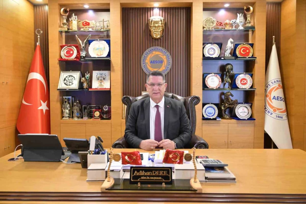AESOB Başkanı Adlıhan Dere esnafın korunması ve talepleri hakkında açıklama yapıyor