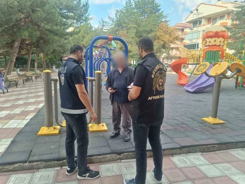 Afyonkarahisar'da eğitim ve öğretim ortamının huzur ve güven içerisinde sürdürülmesi amacıyla okul, park, bahçe ve işlet