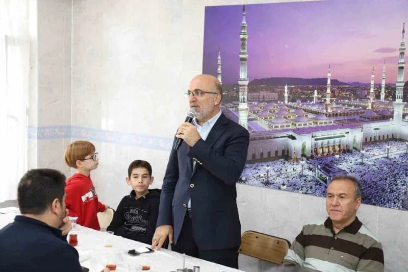 Afyonkarahisar İl Müftüsü Lütfü İmamoğlu için düzenlenen vefa ve veda programından bir kare