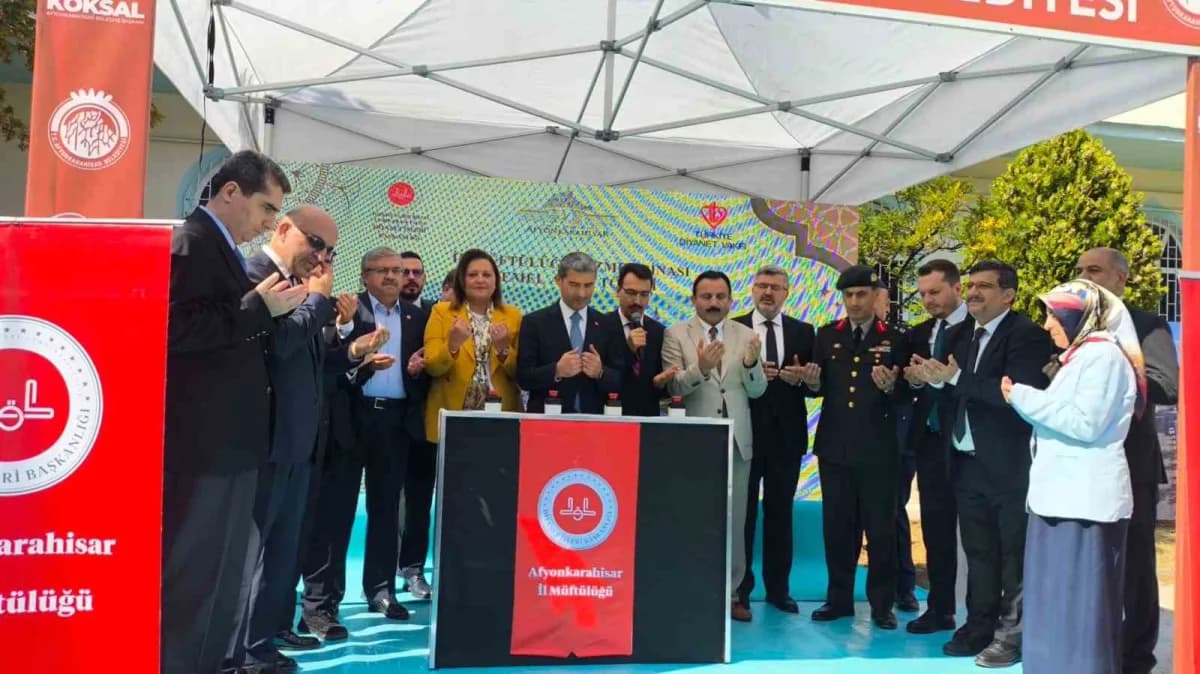 Afyonkarahisar İl Müftülüğünün yeni hizmet binasının temeli düzenlenen törenle atıldı.