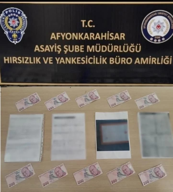 Afyonkarahisar'da polis ekipleri tarafından gerçekleştirilen asayiş uygulamalarında 7 bin 239 şahıs ile bin 565 araç sor
