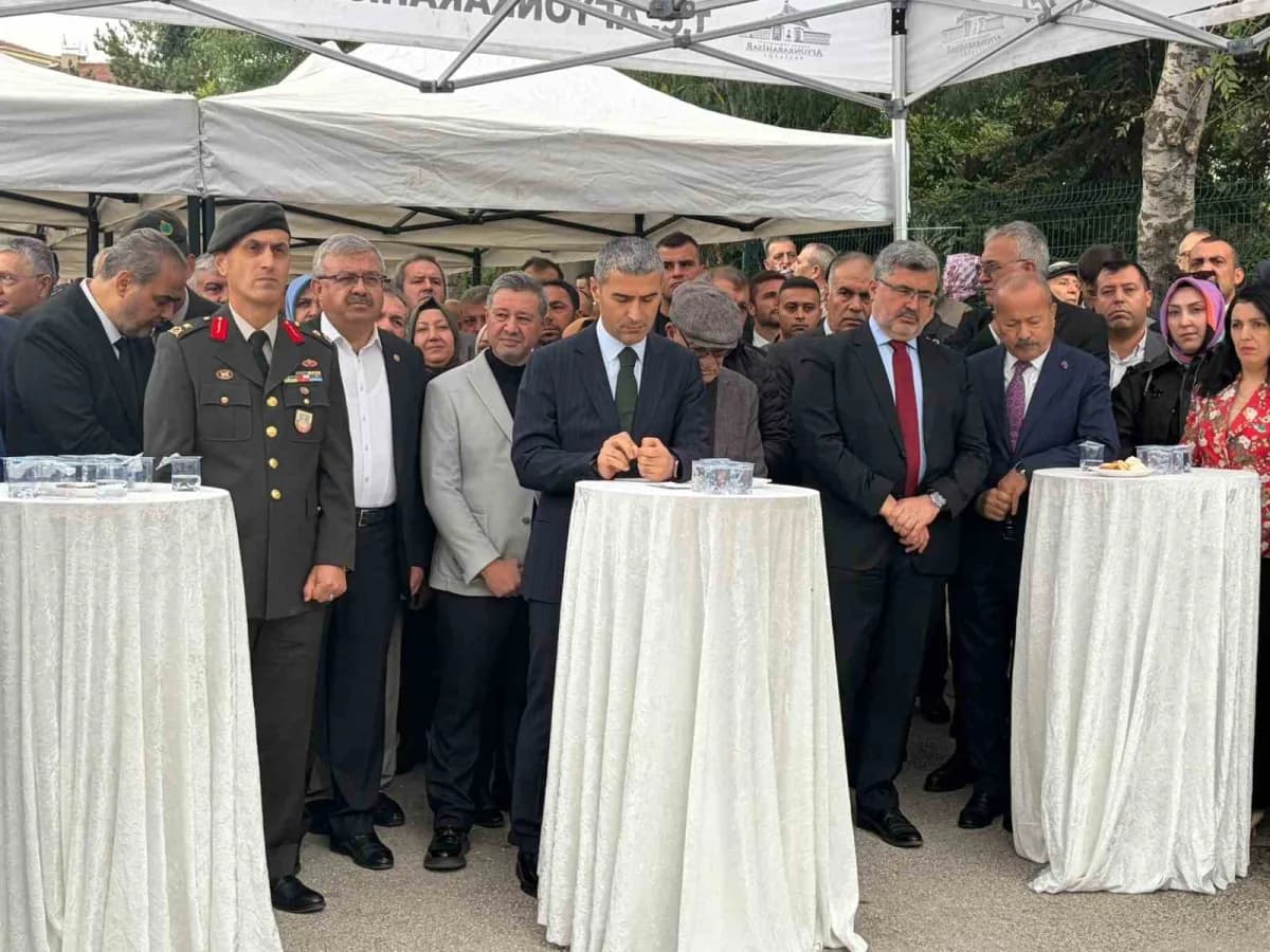 Afyonkarahisar’da İsmail Kumartaşlı Semt Polikliniği temel atma töreni ve katılımcılar