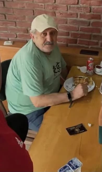 Zonguldak Alaplı'da ağaçtan düşme kazasında olay yerinde sağlık ekipleri ve jandarma inceleme yapıyor