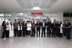 Ağrı Valisi Önder Bozkurt sağlık yatırımlarını yerinde incelerken hastane ziyaretinde