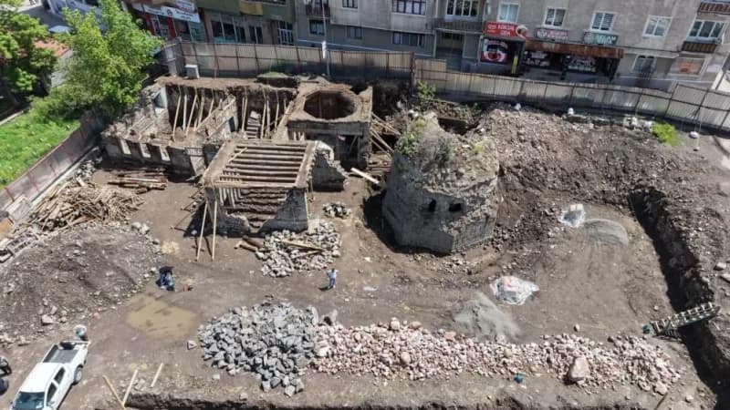 Ahilik teşkilatının Erzurum'daki kurucusu olarak bilinen Ahi Toman Baba'nın Kümbeti, yürütülen çalışmalarla yeniden gün