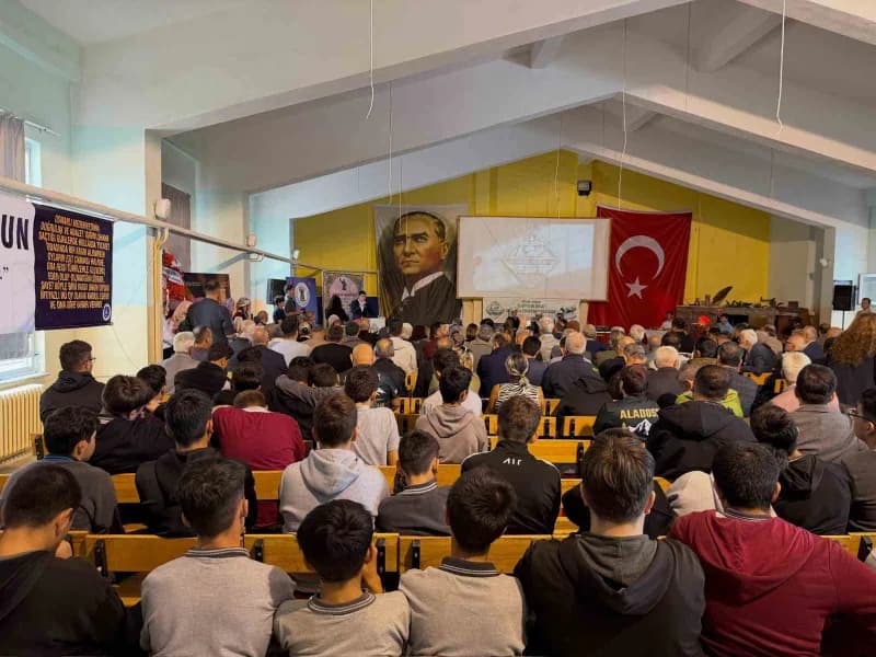 Samsun’un Alaçam ilçesinde Ahilik Haftası, davul ve zurna eşliğinde düzenlenen etkinliklerle coşkuyla kutlandı.