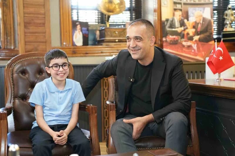 Erzurum’da DMD kas hastası Ahmet Sami Yıldırım’ın yurt dışındaki tedavisi için başlatılan ve 11 aydır süren valilik onay