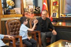 Erzurum’da Ahmet Sami Yıldırım’ın tedavi kampanyasında destek veren MHP Erzurum İl Başkanı Adem Yurdagül ile aile ziyare
